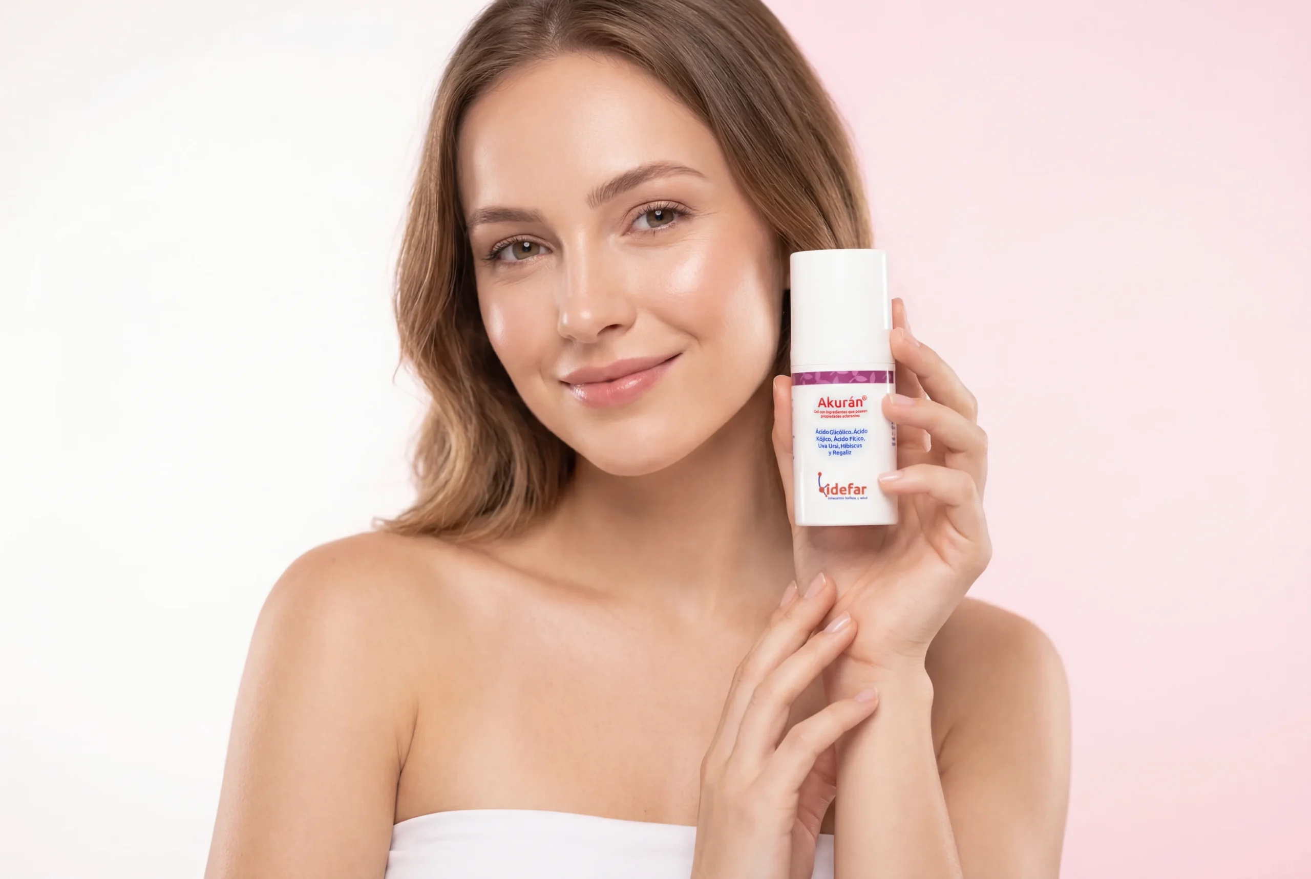Akurán Gel — modelo con piel de tono uniforme y luminoso